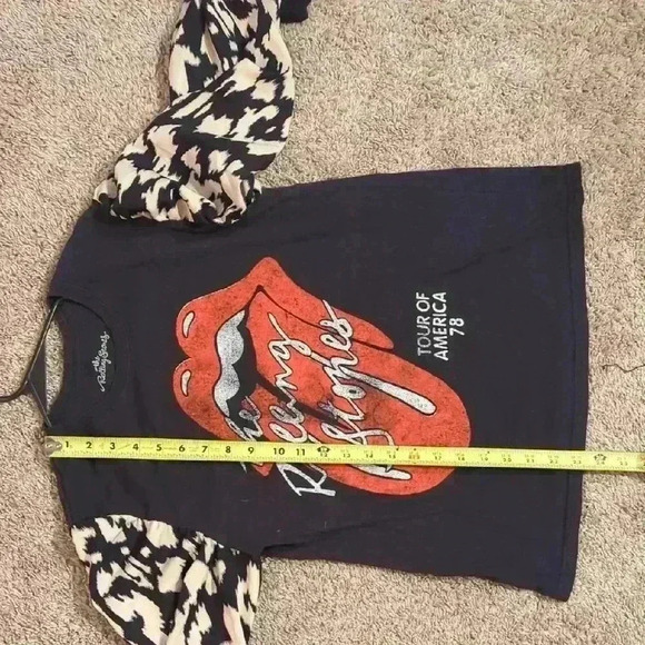 Black and Red Graphic Long Sleeve Sweatshirt - Picture 5 of 6